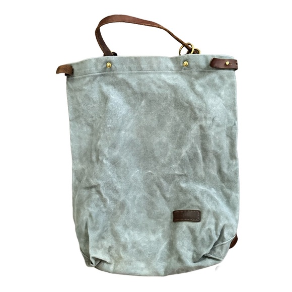 canvas and leather backpack gray Waxed 16L Laptop Vintage Retro The leather base and straps are practical rather than decorative Chic Canvas Backpack w/ Canvas
